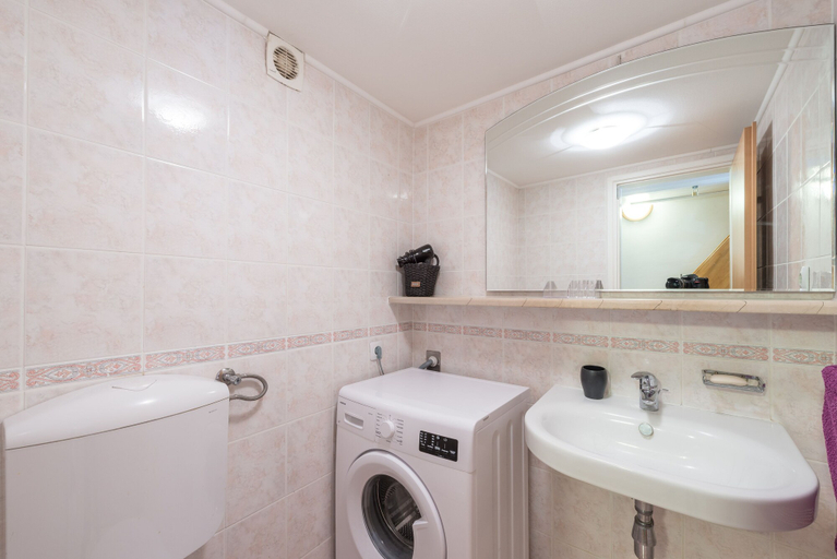 Bathroom 3, Apartment Old Writer, Dubrovnik