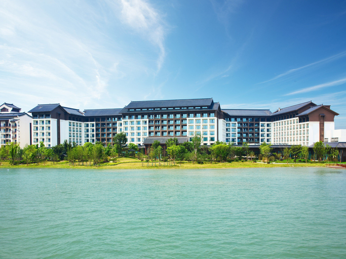 Exterior & Views 1, Crowne Plaza WUXI LAKE VIEW by IHG, Wuxi