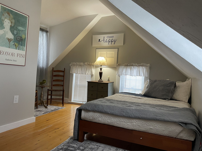 Others 5, The Sunny G B&B, Grafton