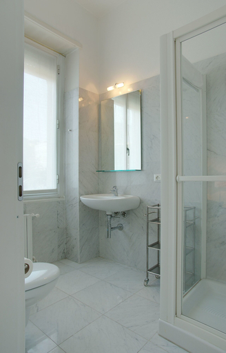 Bathroom 4, Milan Apartment Rental, Milano