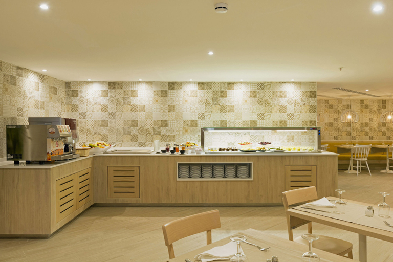 Food & Drinks 5, HSM Son Verí - Adults Only, Baleares