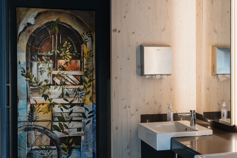 Bathroom 5, Hotel Travessera, Barcelona