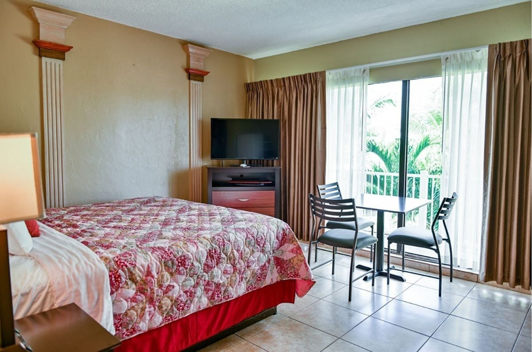 Bedroom 2, Oceans Beach Resort, Broward