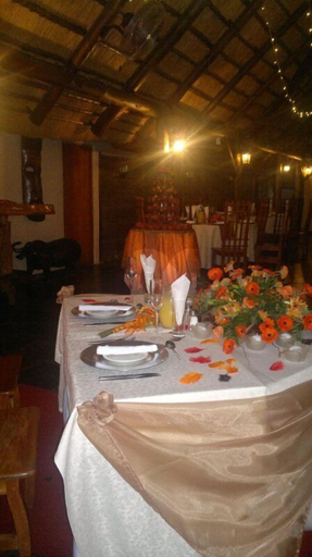 Food & Drinks 5, Woodpecker Inn, Uthungulu