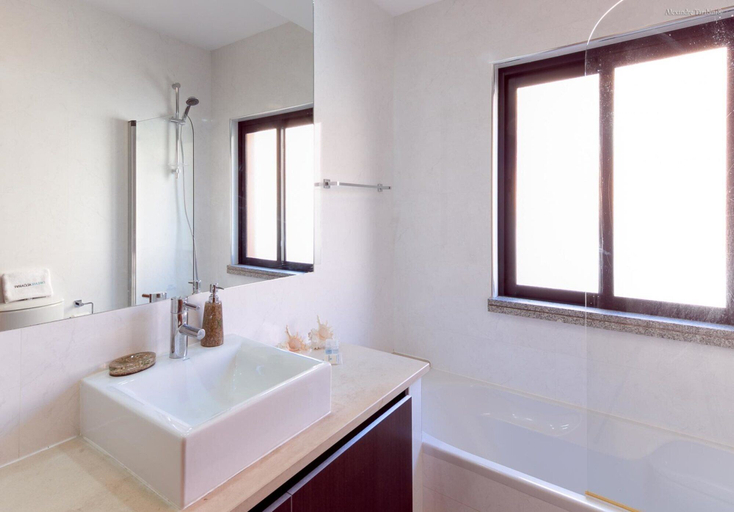Bathroom 5, A24 - Luzbay Beach Apartment, Lagos