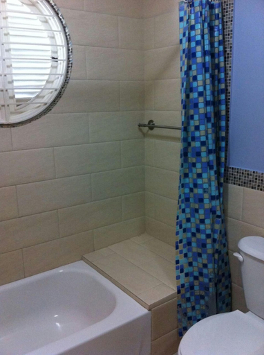 Bathroom, Columbus Heights Baywatch