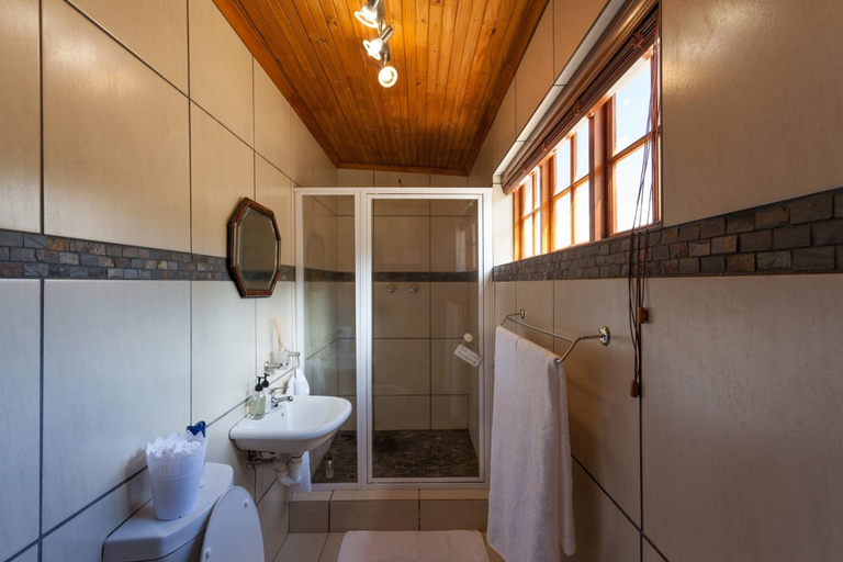 Bathroom 4, Tulbagh Mountain Manor, Cape Winelands