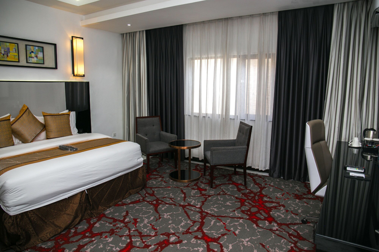 Bedroom 4, Green Point Hotel, Mushin