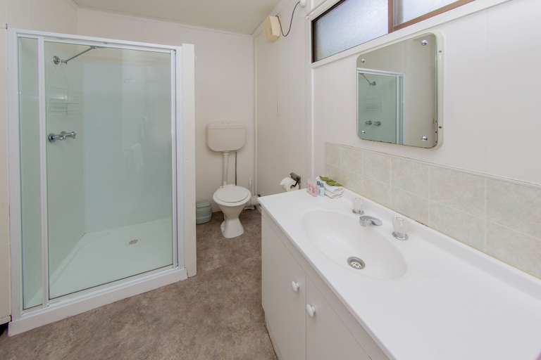 Bathroom 4, Big4 Shepparton Park Lane, Shepparton