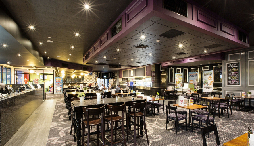 Food & Drinks 5, Nightcap at Skyways Hotel, Melbourne