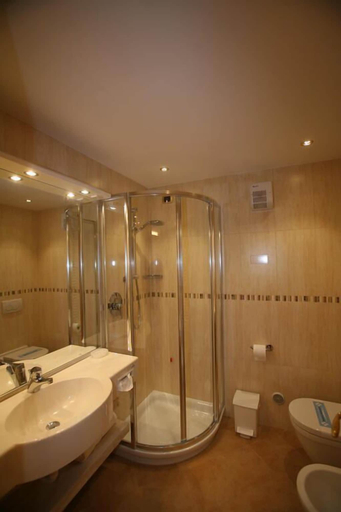 Bathroom 5, Hotel Cristina, Trento