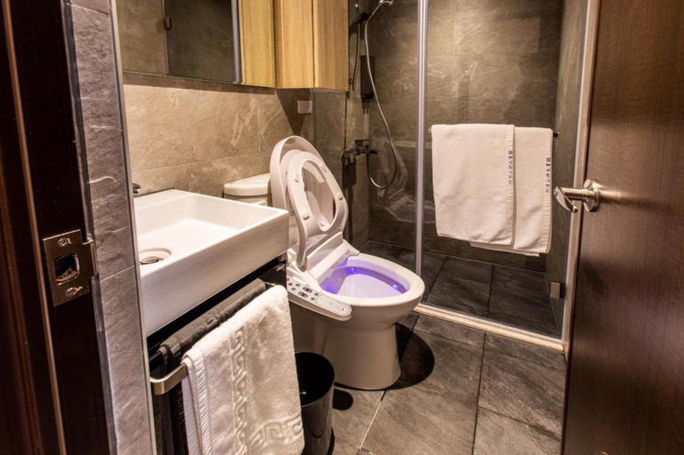 Bathroom 3, Alishan Shermuh Int' Tourist Hotel, Chiayi County