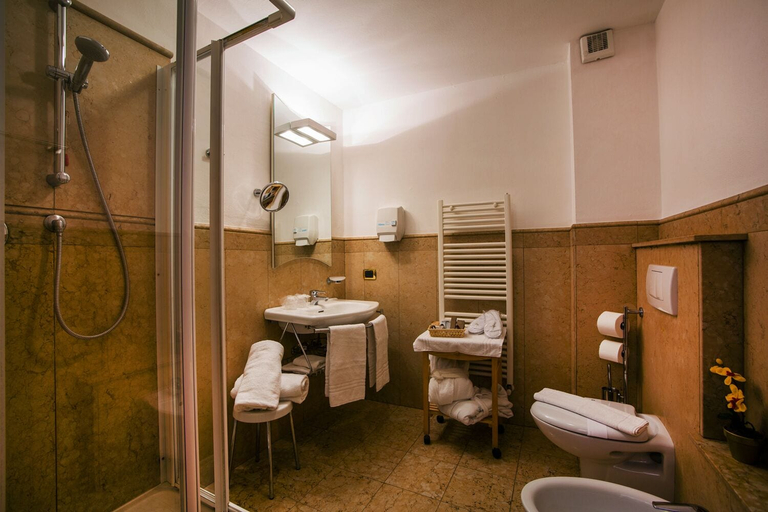 Bathroom 5, Paradise Hotel & Wellness, Aosta