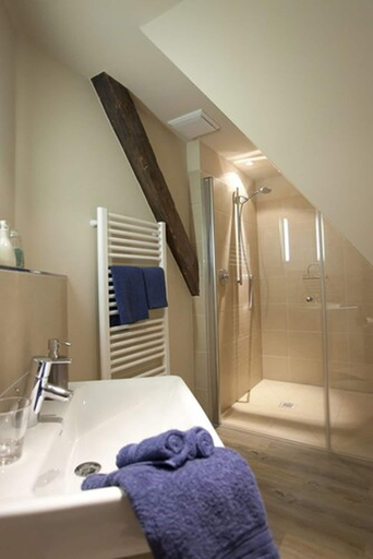 Bathroom 5, Fischerwiege am Passader See, Plön