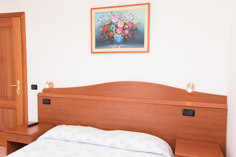 Bedroom 4, Hotel Villa Fumerie, Napoli