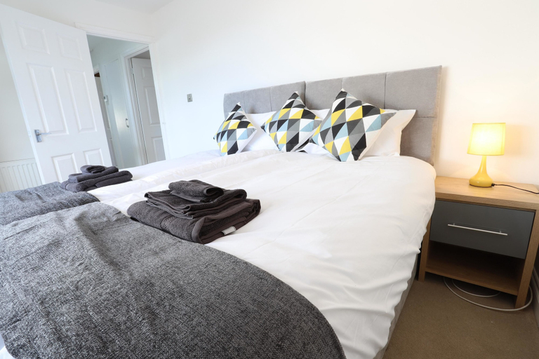 Bedroom 2, NEC - Airport Short Stay, Solihull