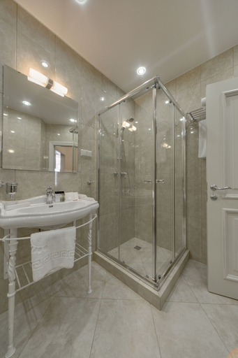 Bathroom 3, Hotel Anastasia, Sankt-Peterburg gorsovet
