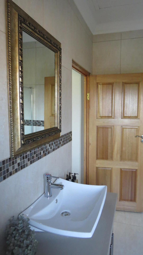 Bathroom 4, Stone Olive Guest House, Cacadu