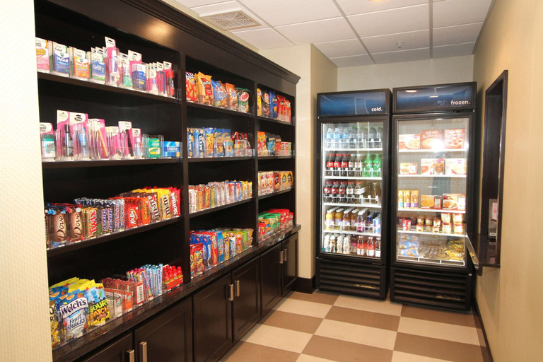 Food & Drinks 5, Hampton Inn & Suites Sandusky/Milan, Erie