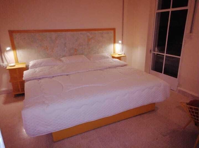 Bedroom 3, Shuruk & Ghurub, Baabda
