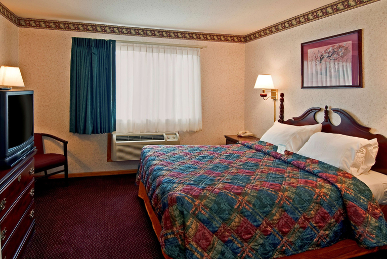 Bedroom 3, Americas Best Value Inn & Suites Waukegan Gurnee, Lake