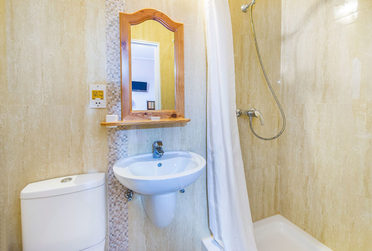Bathroom 3, Lantern Guest House