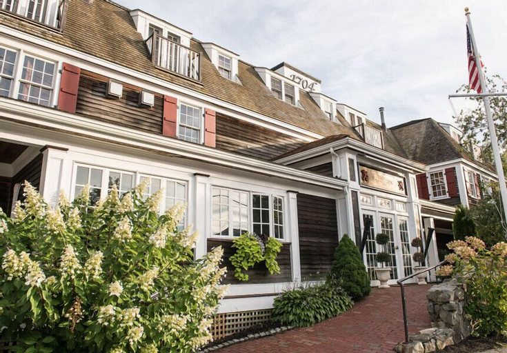 The Red Lion Inn Resort 1704, Norfolk