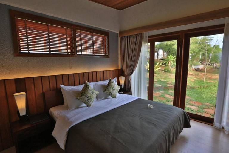 Bedroom 3, Mayura Hill Resort, Saen Monourom