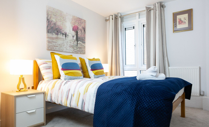 Bedroom 3, The Pinnacle by Jim Paul Apartments, Wokingham
