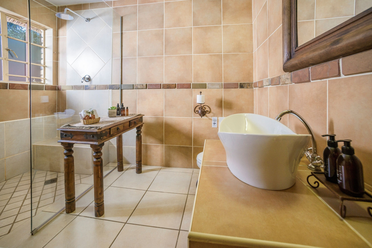 Bathroom 5, La Kruger Lifestyle Lodge, Ehlanzeni