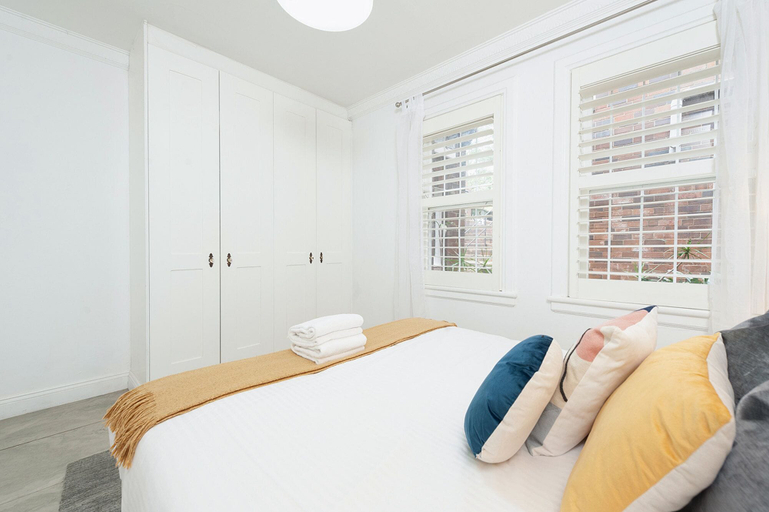Bedroom 4, Luxury Escape in Bellevue Hill Apartment, Sydney