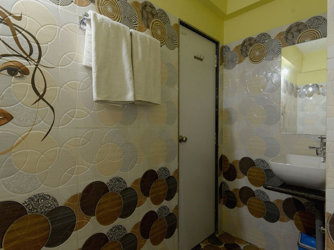Bathroom 4, Hotel Atithi Bhawan by Sky Stays, Rajsamand