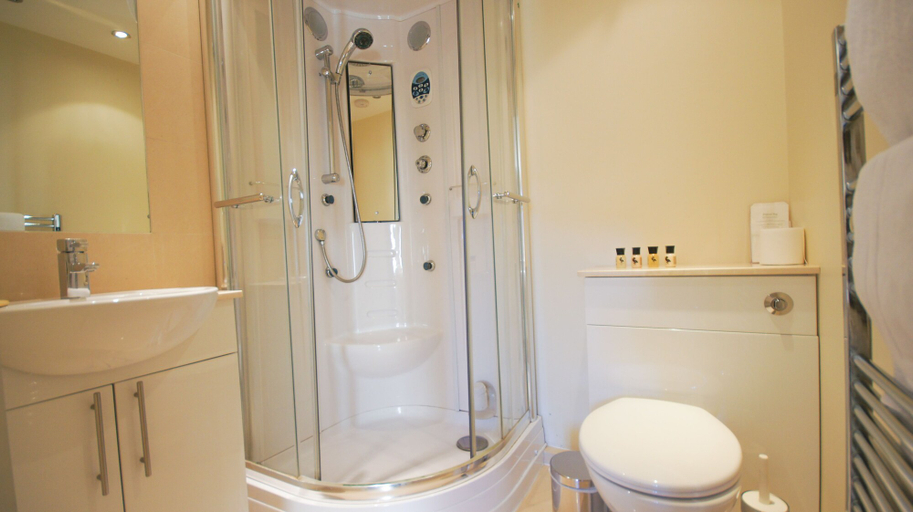 Bathroom 4, Crompton Court, London