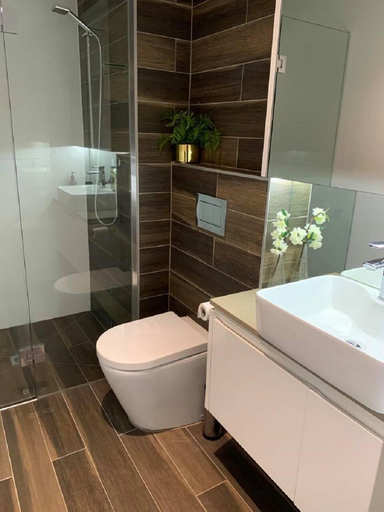 Bathroom 3, Centrepoint Units Heidelberg, Melbourne