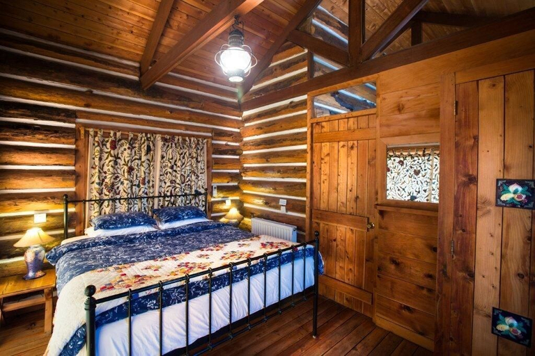 Bedroom 3, Rokeby Manor, Dehradun