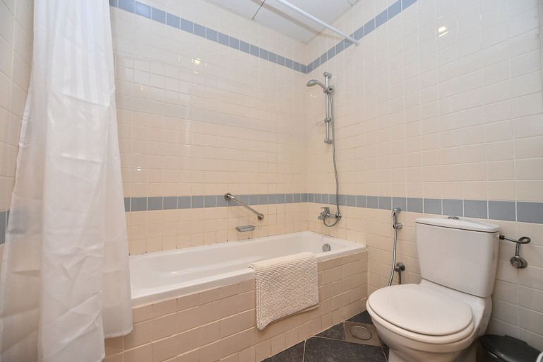 Bathroom 4, Alia -Bright furnished studio near metro, Dubai