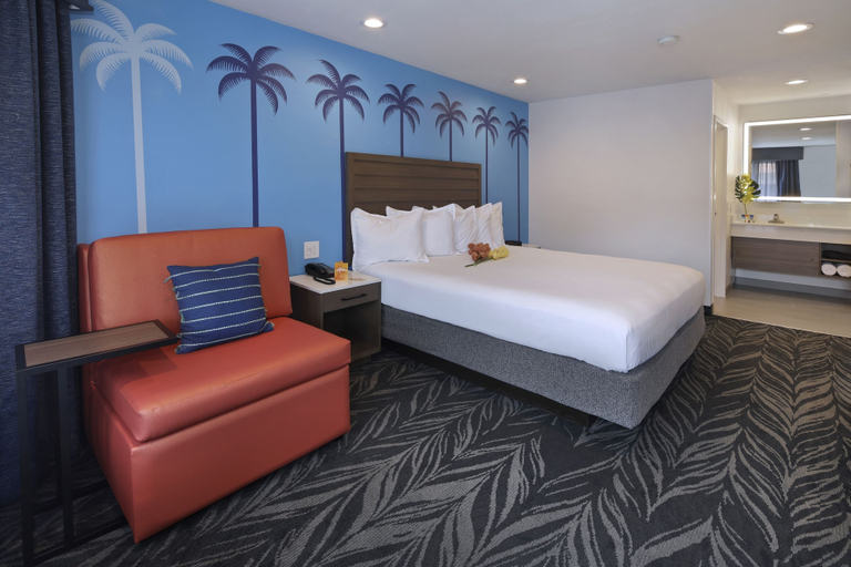 Bedroom 4, Tropicana Inn and Suites, Orange