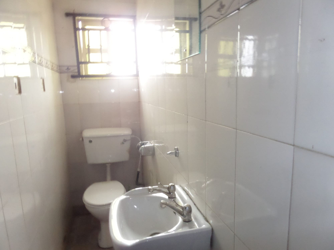 Bathroom 3, HardRock Hotel and suites, Oshodi/Isolo