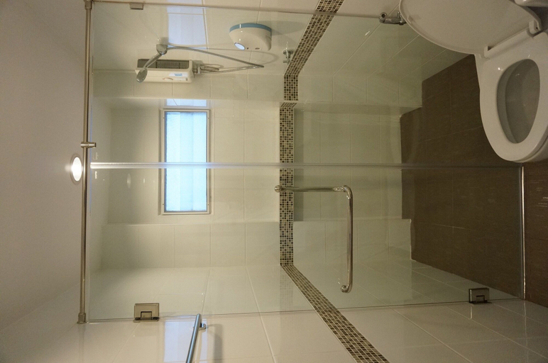 Bathroom 3, TH Beach Hotel, Hua Hin