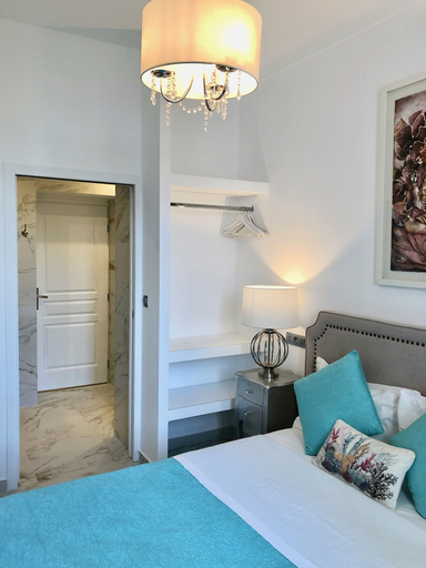 Bedroom 5, Hotel Normandy, Alpes-Maritimes