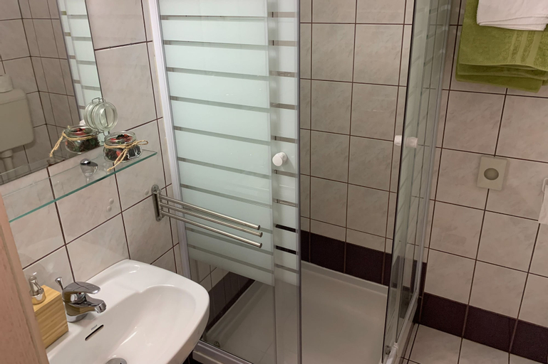 Bedroom 5, Gostisce Draga, Radovljica