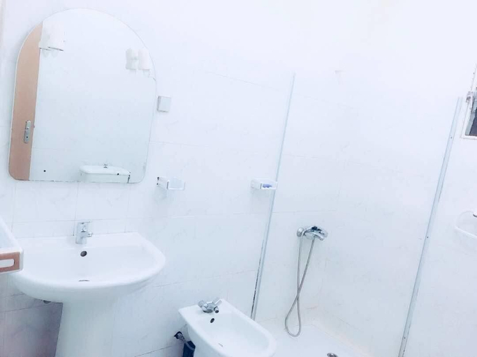 Bathroom, Zahra Apartments, Nouakchott