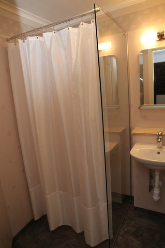 Bathroom 4, Hotell S:t Olof, Falköping