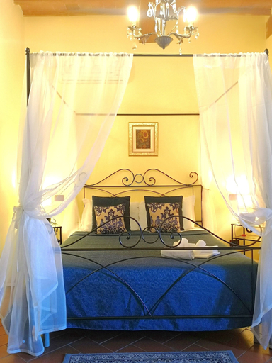 Bedroom 2, B&B Window To The Tower, Pisa