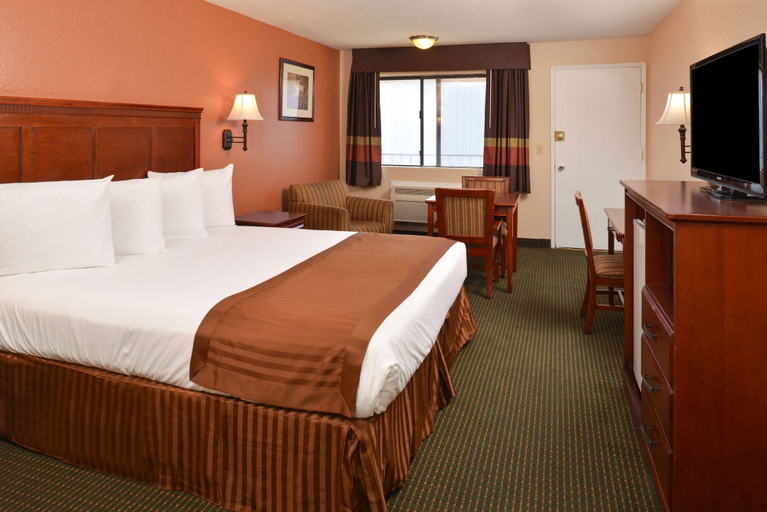 Bedroom 3, Americas Best Value Inn & Suites Bakersfield E, Kern