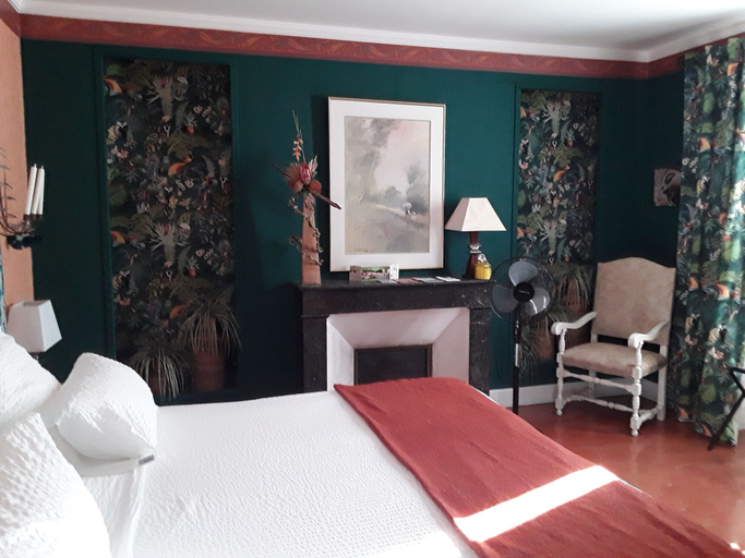 Bedroom 5, Les Hauts de Corneilhan, Hérault