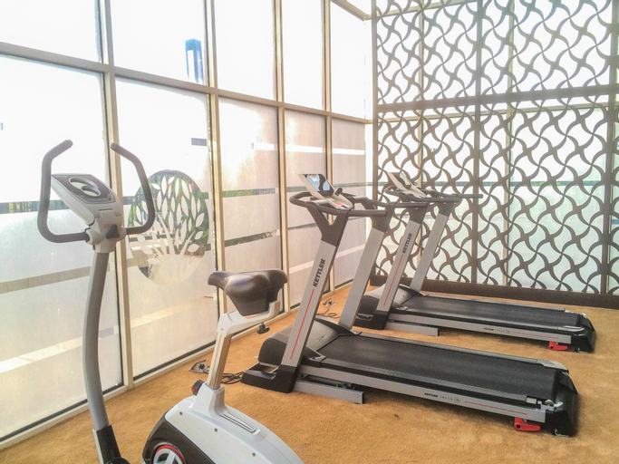 Sport & Beauty 5, Clean and Elegant 1BR at The Oasis Apartment By Travelio, Cikarang