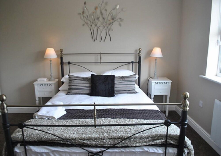 Bedroom 2, Lord Raglan House, Windsor and Maidenhead