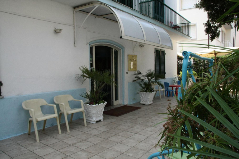 Others 5, Hotel Ornella, Lucca