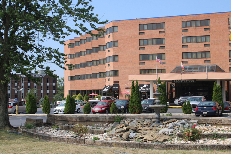 Exterior & Views 2, APM Inn and Suites, Washington